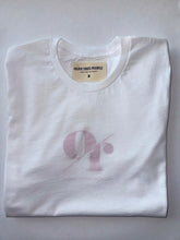 Cargar imagen en el visor de la galería, Olive Rose T-Shirts